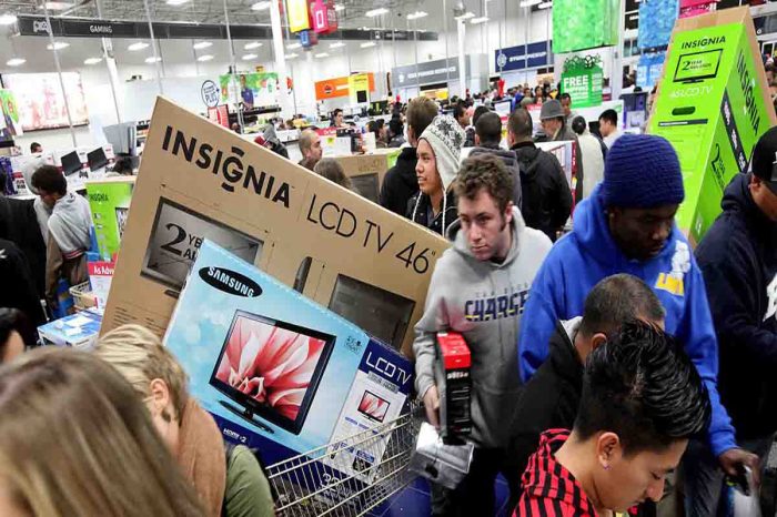 What stores open midnight black friday