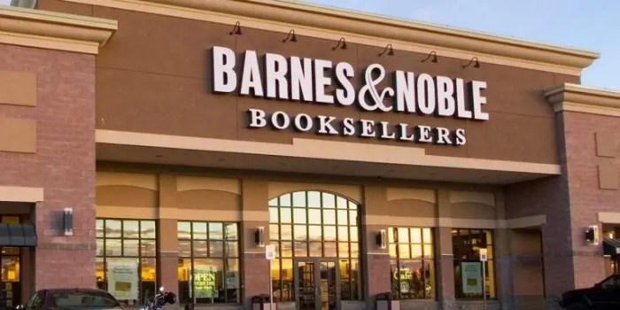 Barnes livraria nobles shelf partnership bned inks storefront livrarias Does barnes and noble price match