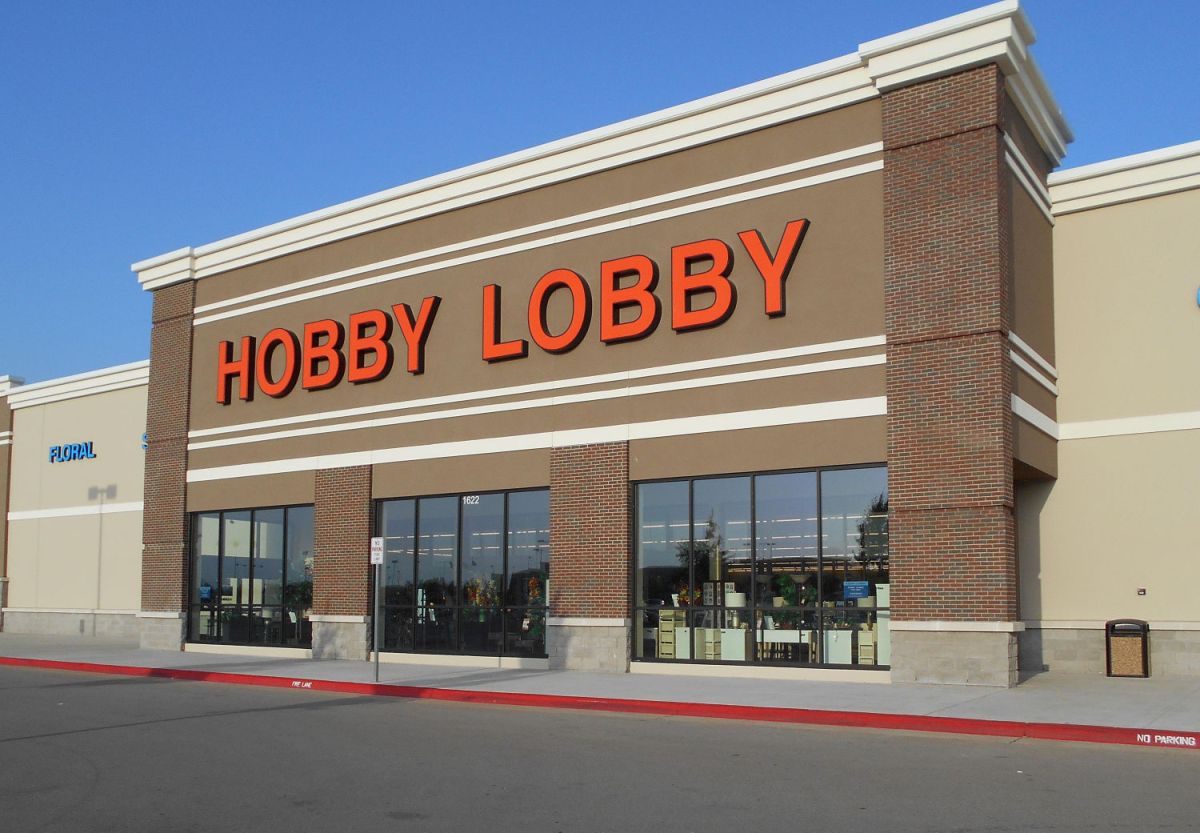 Does hobby lobby have curbside pickup